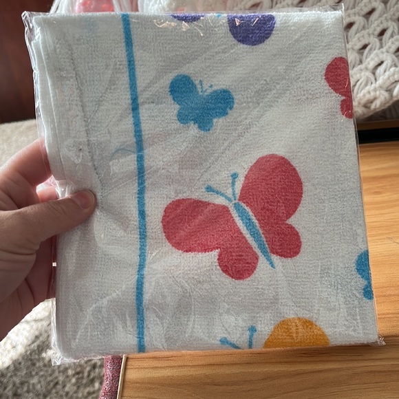 New, Never Been Opened, Hand Towel, Butterflies, Pink, Yellow, Blue, Purple - Picture 2 of 2
